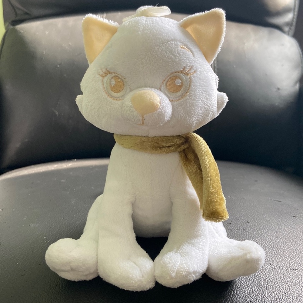 🍭⭐️🐱Disney Marie The  Aristocats winter plush (special edition?)
